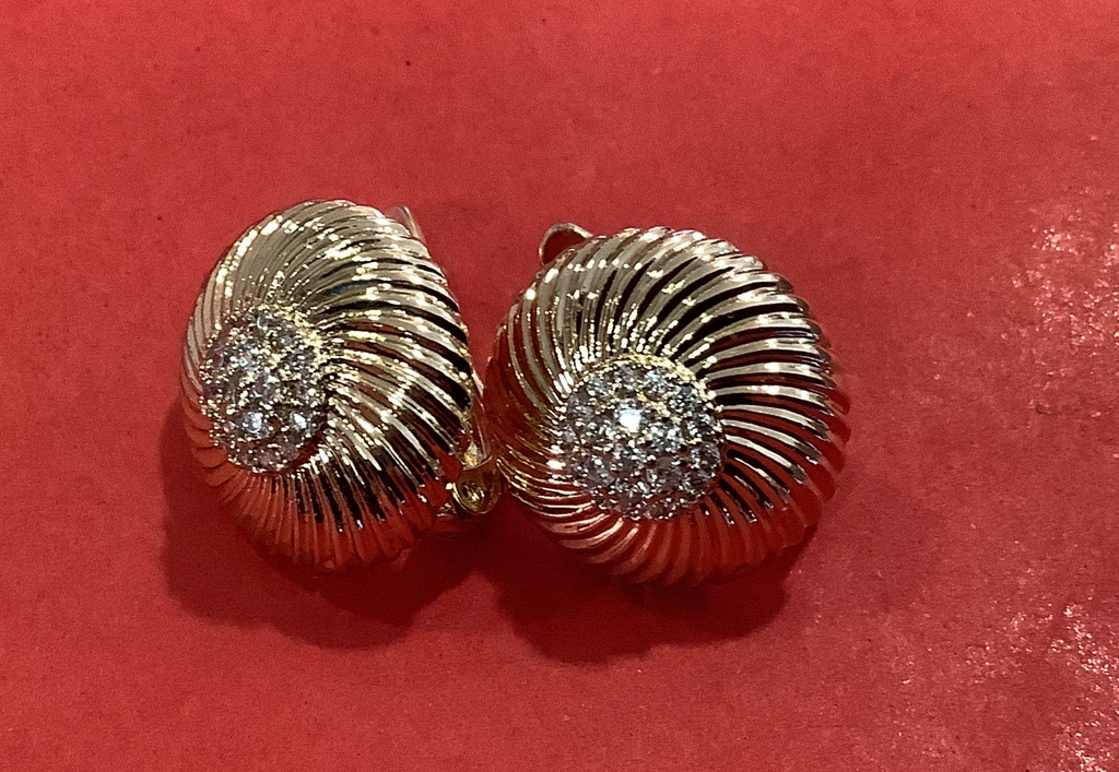 Dustelle Gold Shell Earrings