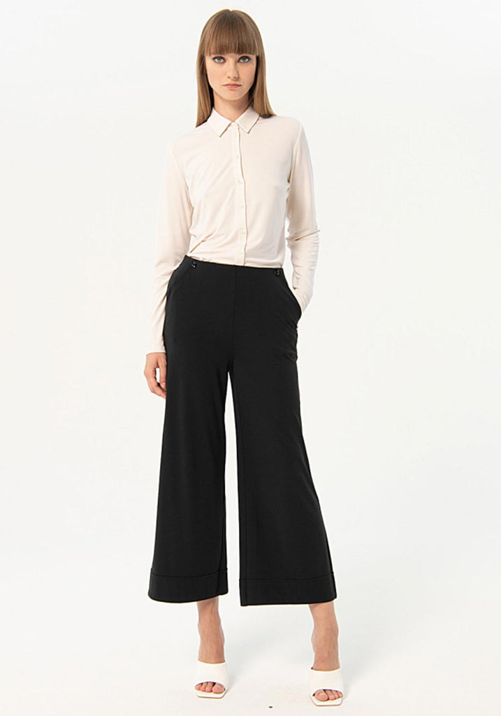 Surkana Black Cropped Trousers