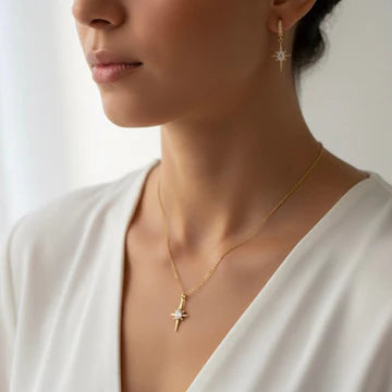 DI Stella Necklace