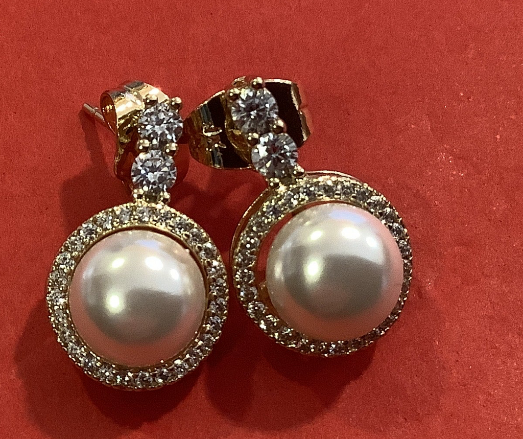 Duestelle Pearl and diamond earrings