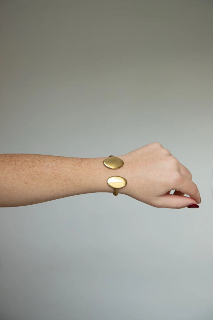 PaperChain Brass Cuff