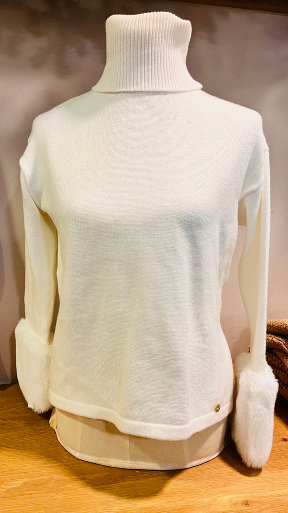 Fly Girl Panna White Knit Blouse