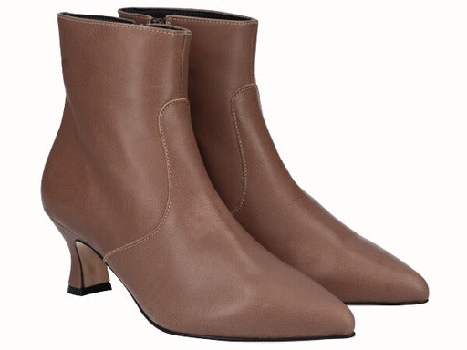 D’Chicas E12 Taupe Ankle Boots