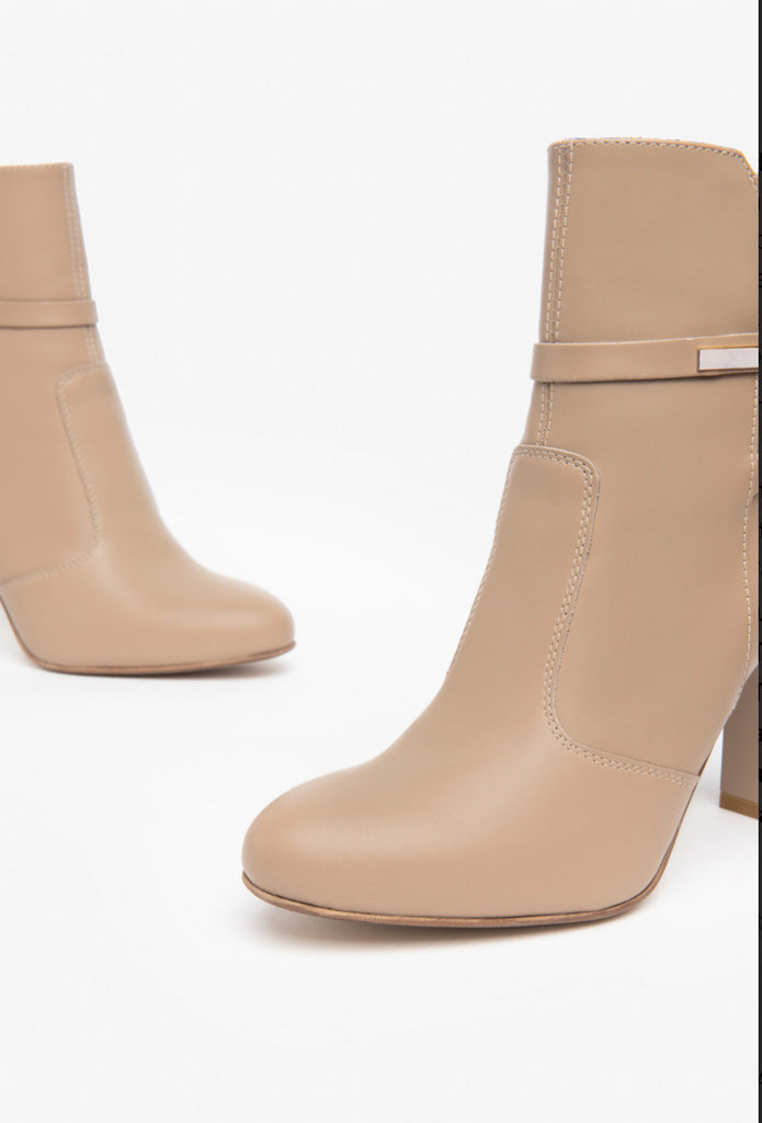 Nero Giardini E12 Cream Ankle Boots