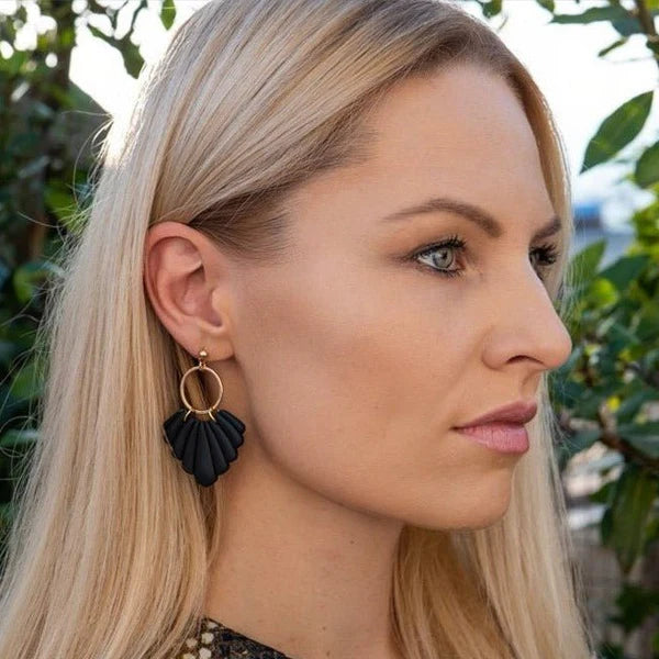 Cleo Flower Earrings Black